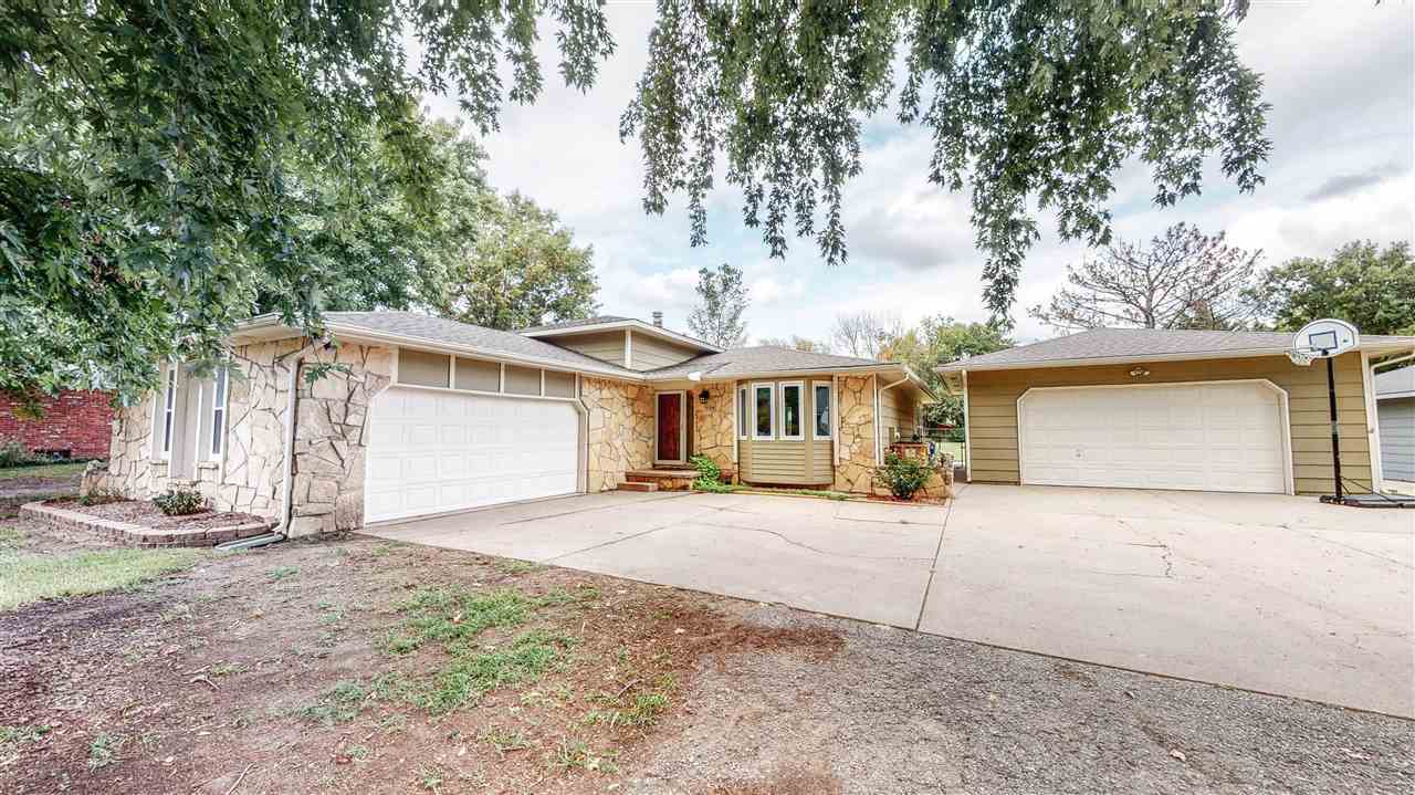 Property Photo: 5128 N Primrose Cir KS 67219