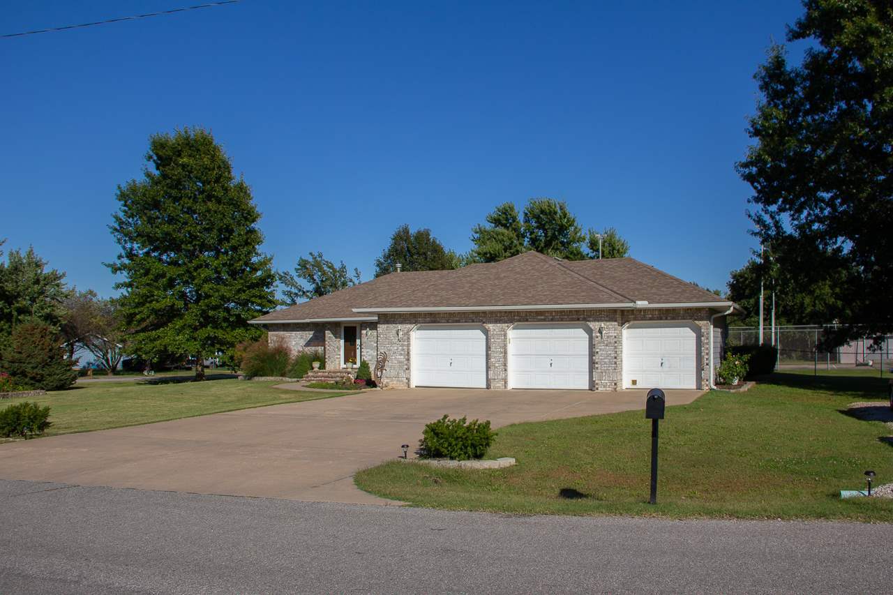 Property Photo:  2906 Lakeshore Dr  KS 67156 