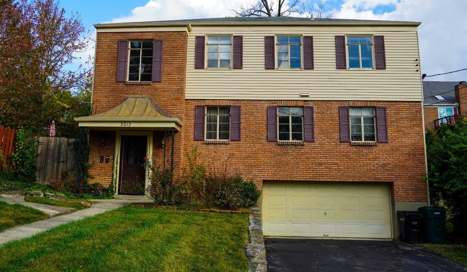 Property Photo: 3012 Kinmont St OH 45208