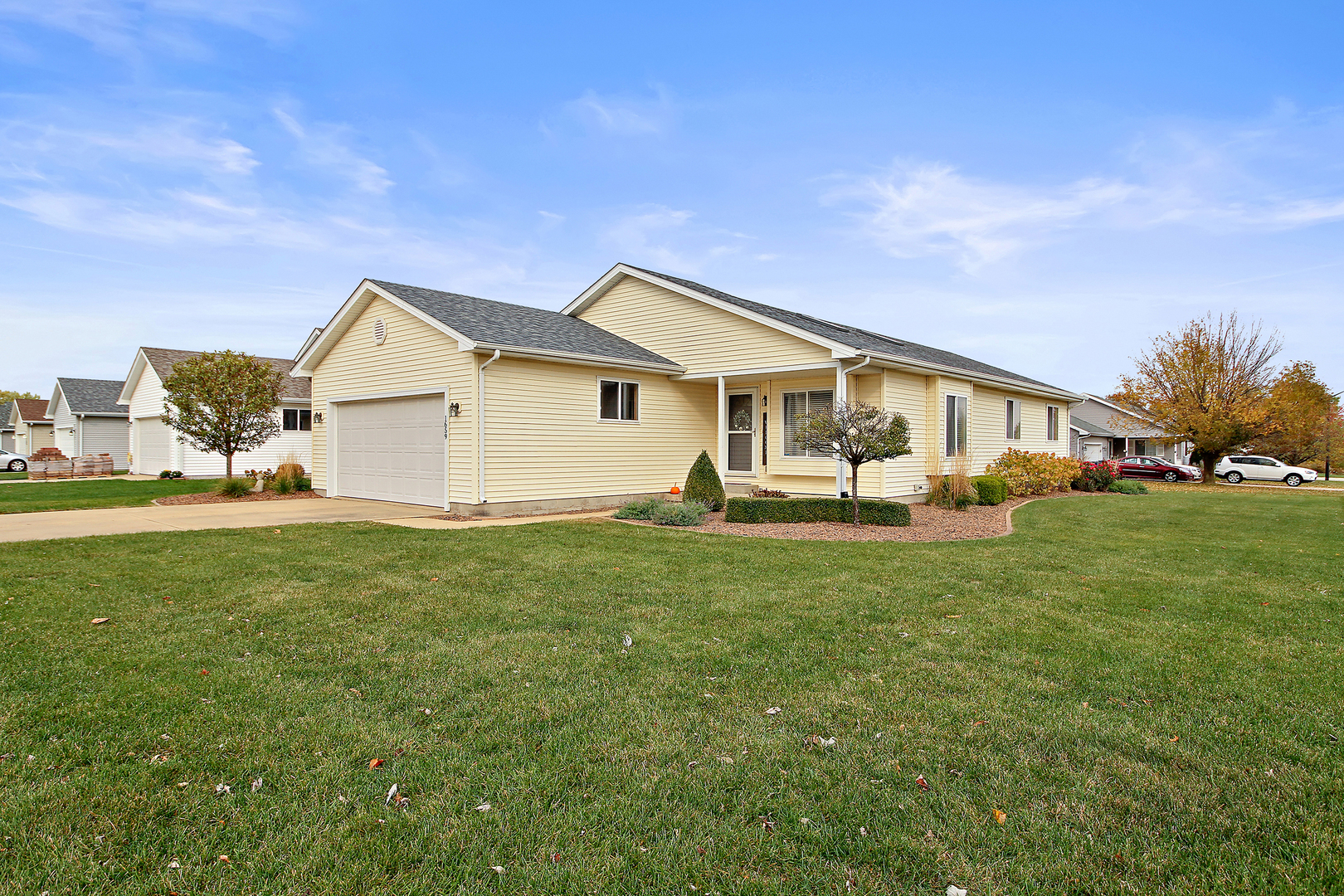 Property Photo: 1659 Amhurst Way IL 60914