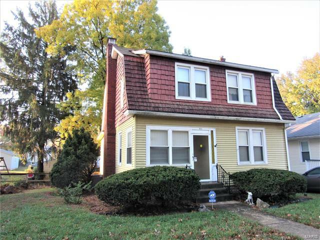 Property Photo:  813 Logan Street   62002 