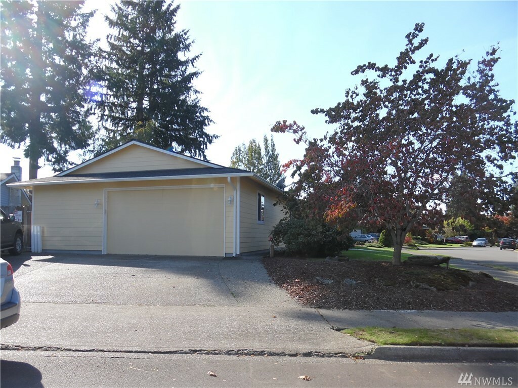 Property Photo:  1716 35th St SE  WA 98002 