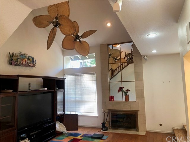 Property Photo: 520 Medford Court 102 CA 90803