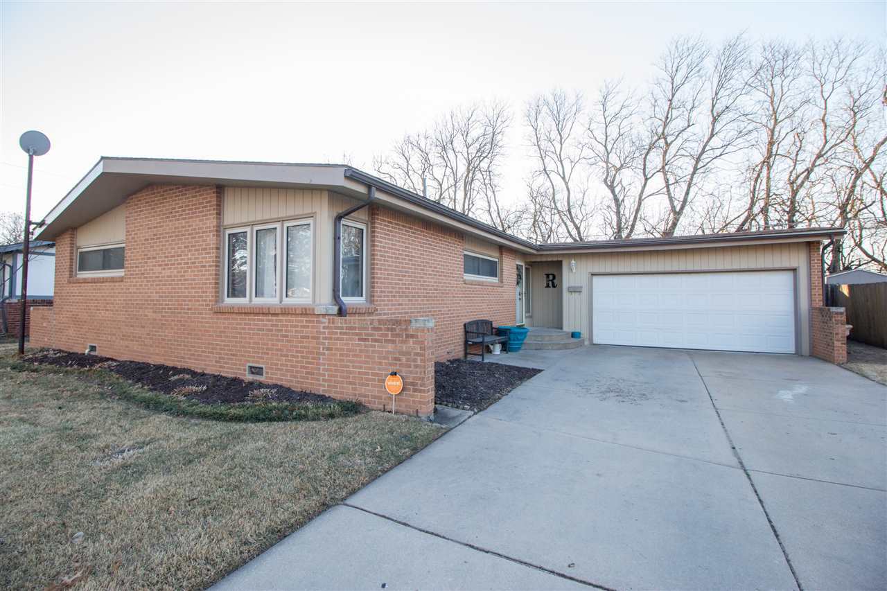 Property Photo:  1813 N Edgemoor St  KS 67208 