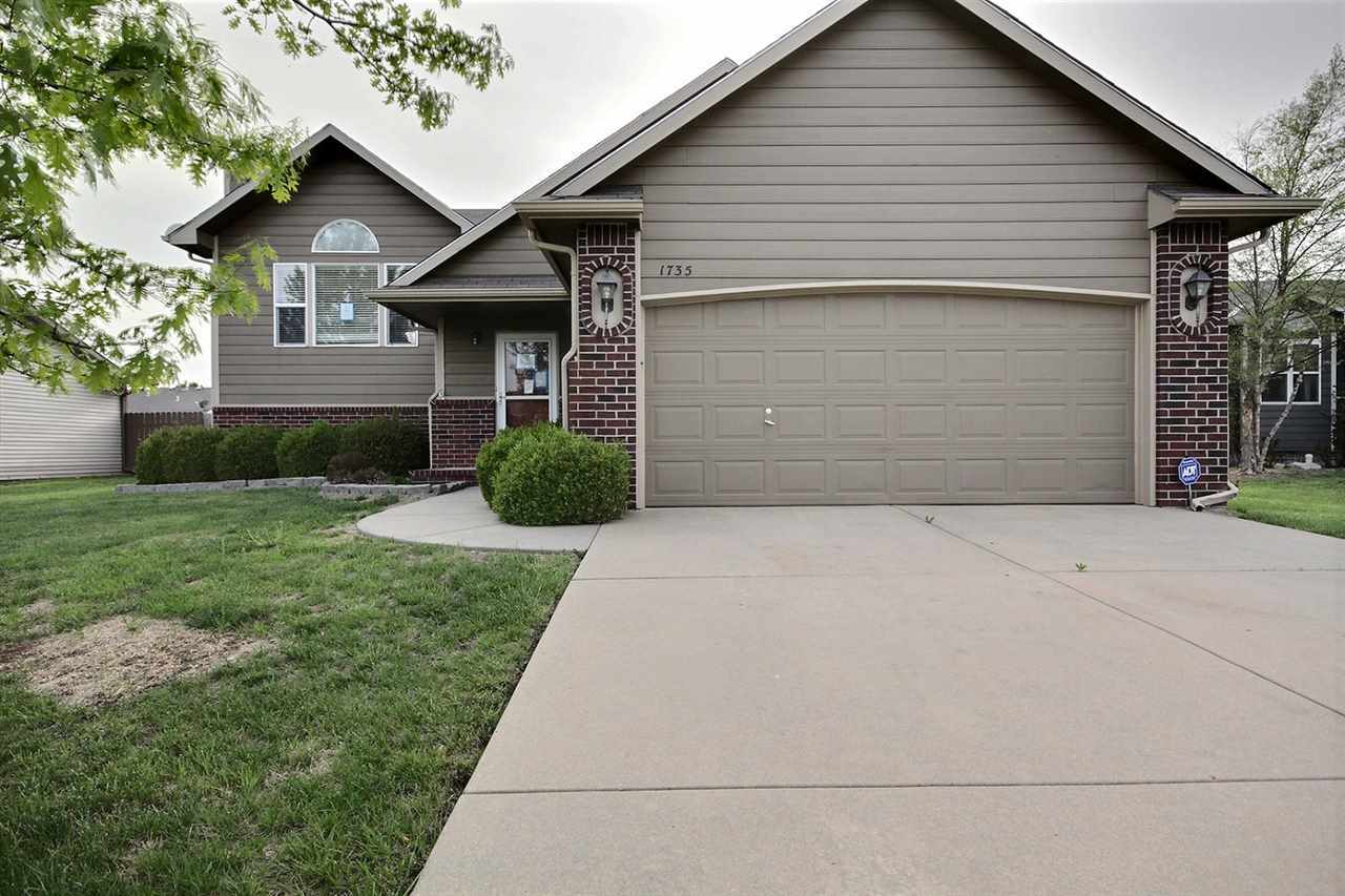 Property Photo:  1735 N Riverbirch Ct  KS 67002 