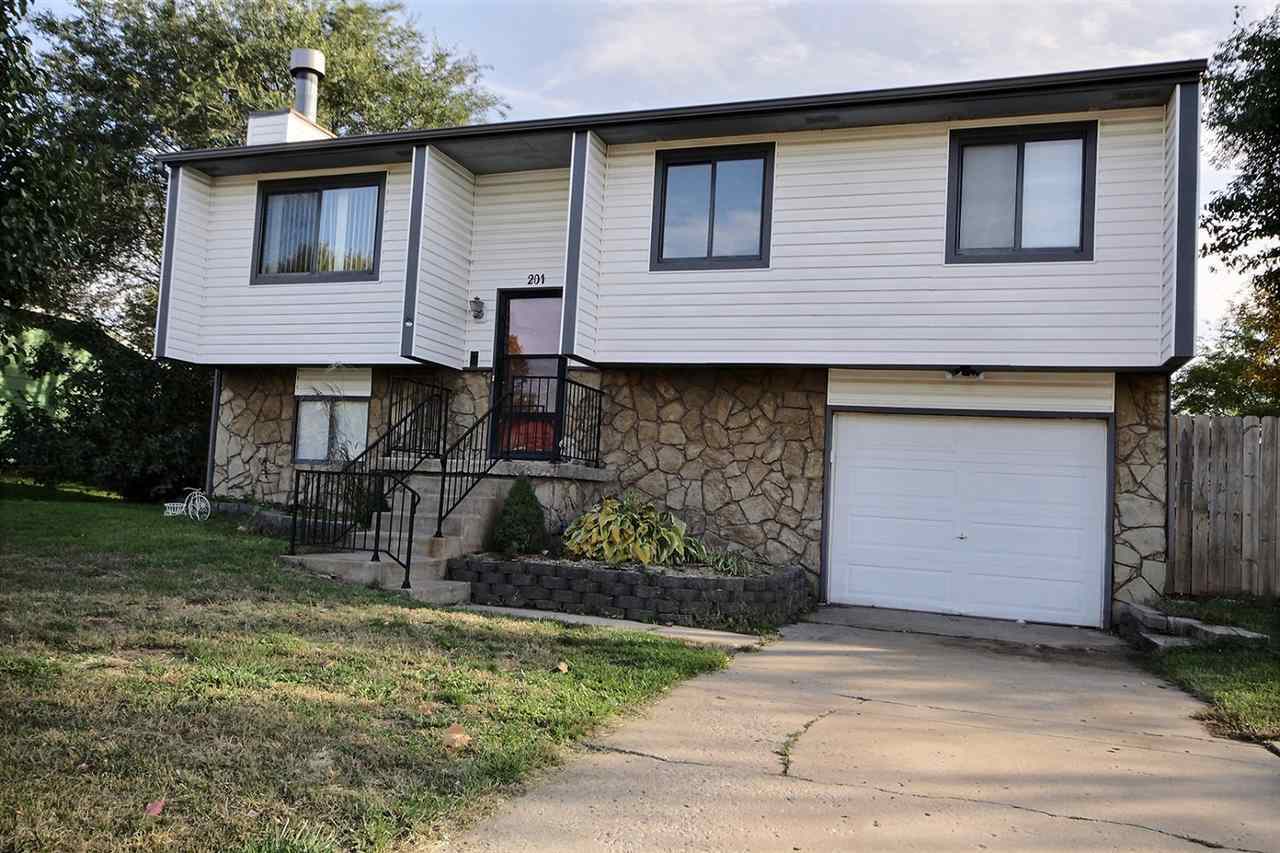 Property Photo:  201 E Rosewood Ln  KS 67037-3145 