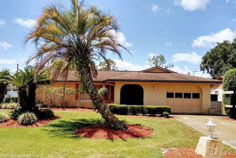 Property Photo:  703 Garland Avenue  FL 33875 