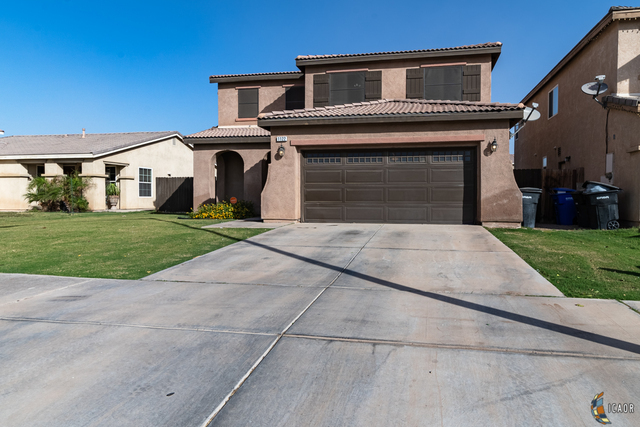 Property Photo: 1122 Meadowview Ave CA 92243