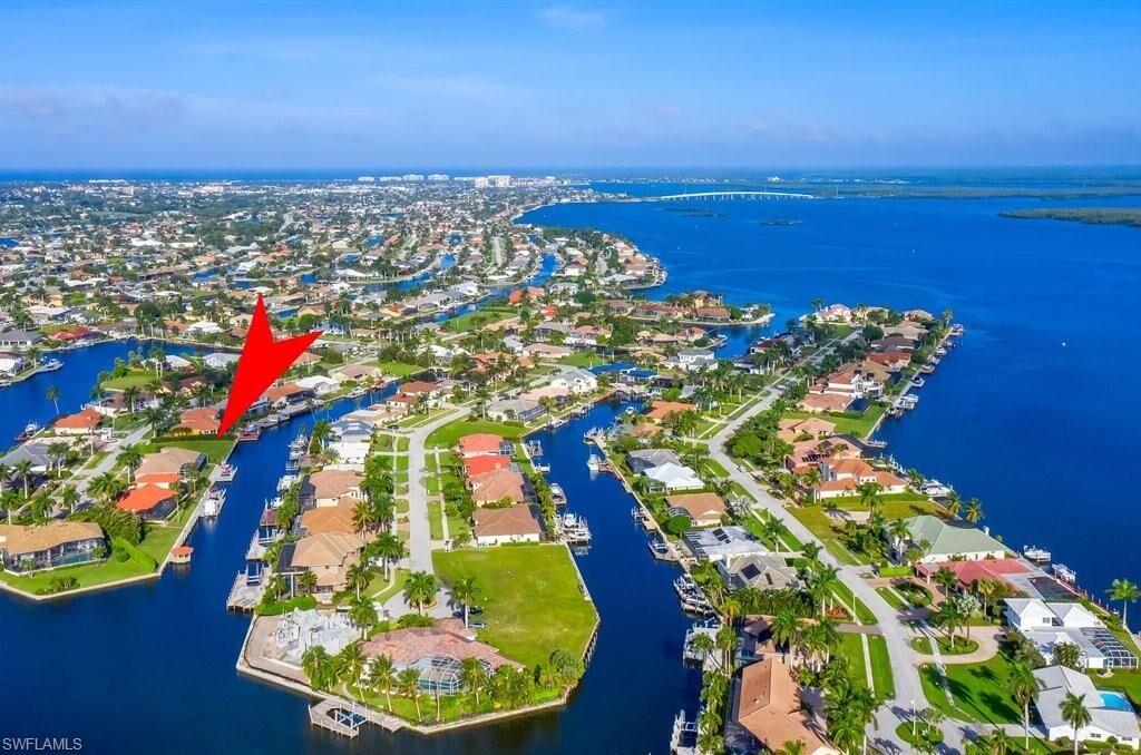 Property Photo:  159 Dan River Ct 8  FL 34145 