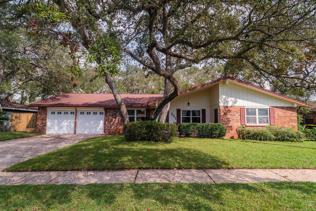 Property Photo:  331 NW Shannon Court  FL 32548 