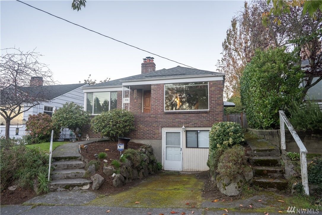 Property Photo: 4216 33rd Ave W WA 98199