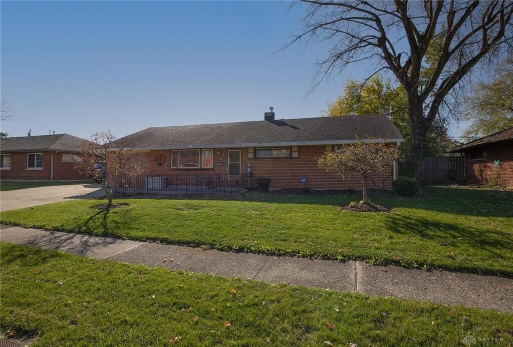 Property Photo: 4386 Lambeth Drive OH 45424