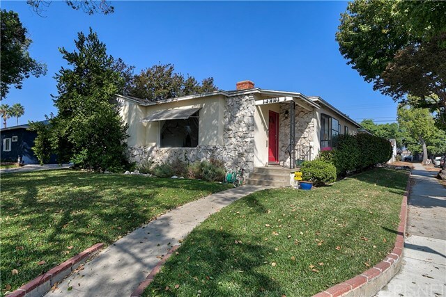 Property Photo:  13901 Runnymede Street  CA 91405 