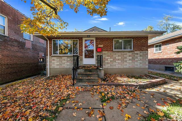 Property Photo: 3271 Ivanhoe Avenue 63139