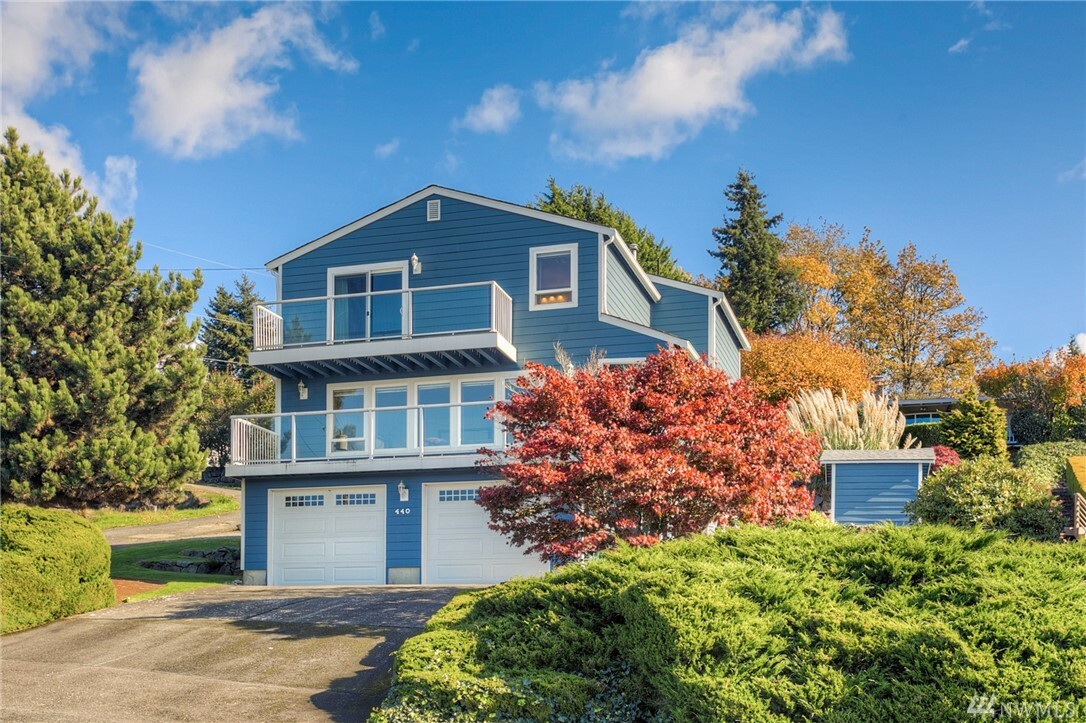 Property Photo:  440 Alvord Ave N  WA 98030 