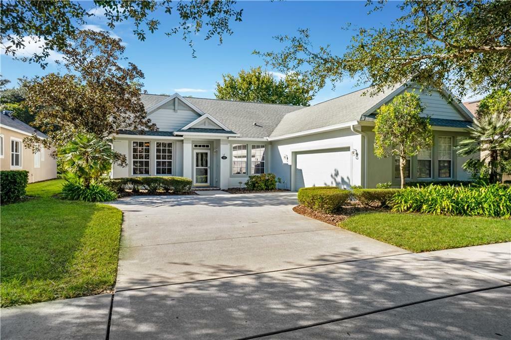 Property Photo: 606 Garden Club Drive FL 32724