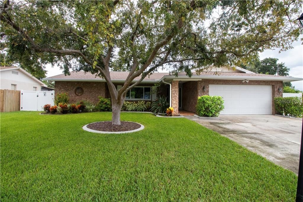 Property Photo:  2338 Wilshire Drive  FL 34698 