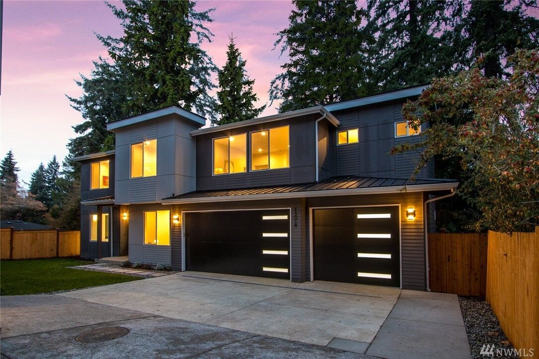 Property Photo:  15018 SE 44th St  WA 98006 