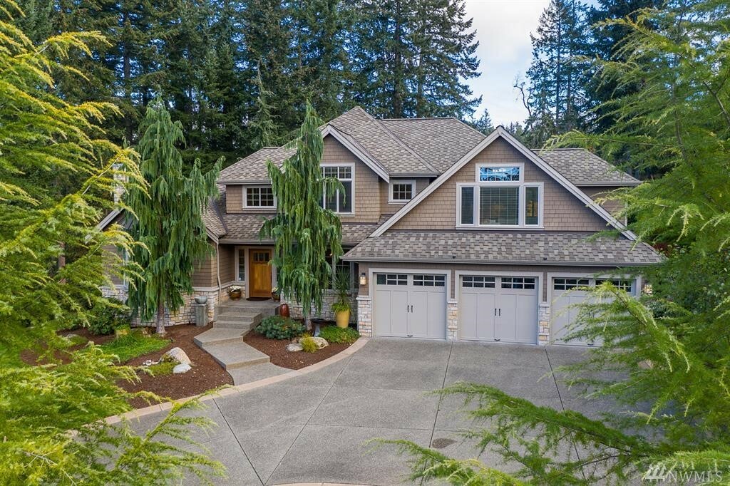 Property Photo:  817 6th Lane  WA 98333 