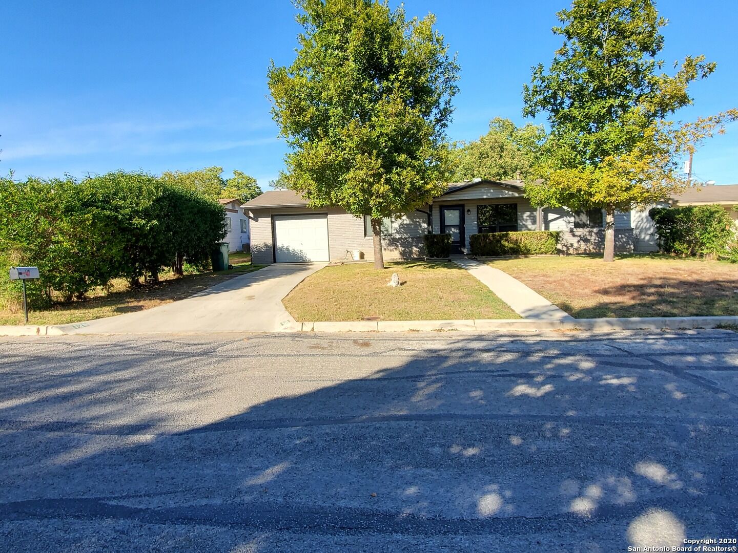 Property Photo:  126 Parkview Dr  TX 78148 