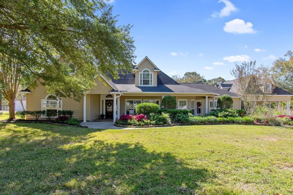 Property Photo: 31003 Edgewater Drive TX 77354