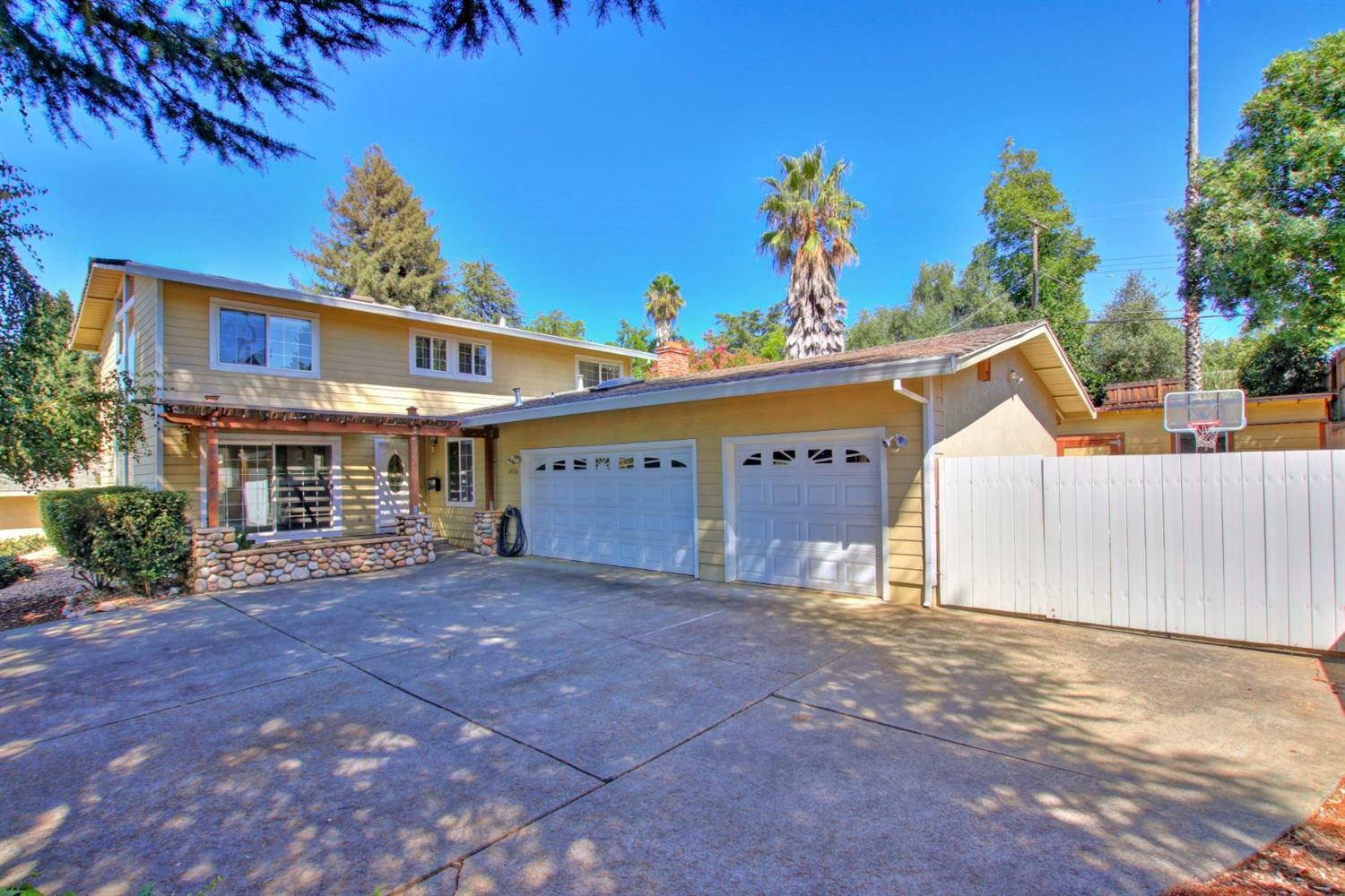 Property Photo:  4936 Hollycrest Way  CA 95628 