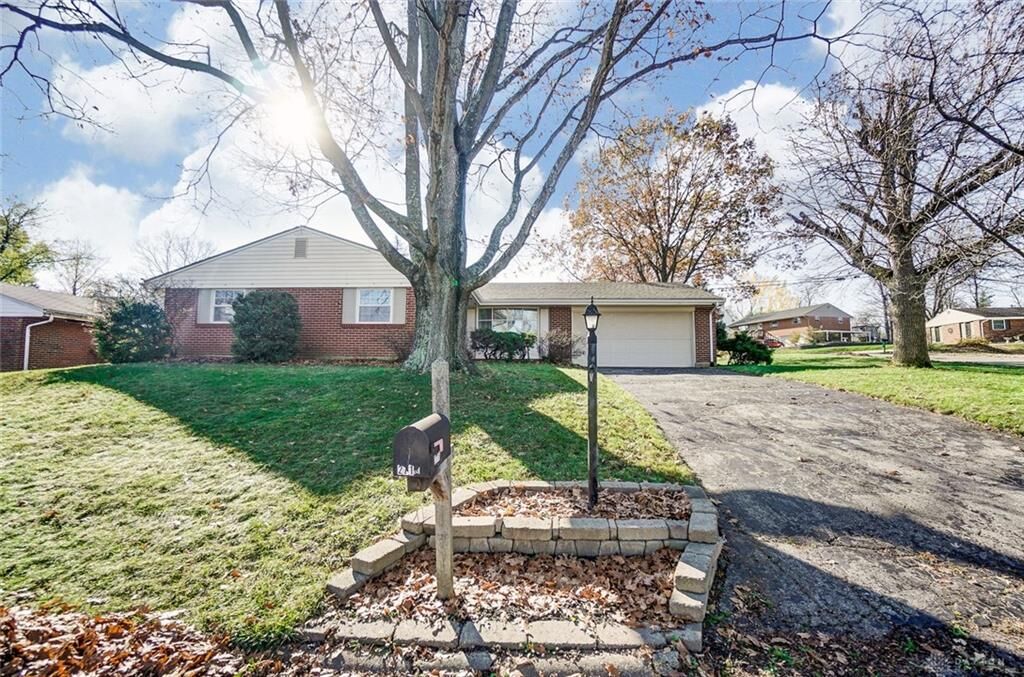 Property Photo:  2718 Weeping Willow Drive  OH 45449