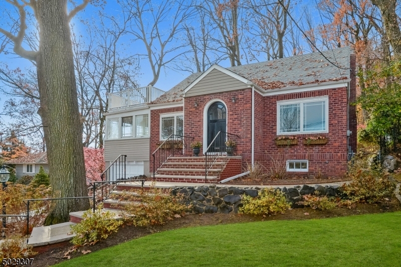 Property Photo:  52 Greenwood Ave  NJ 07052 