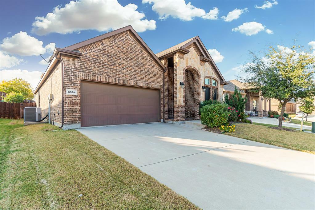 Property Photo:  3304 El Dorado Drive  TX 76210 