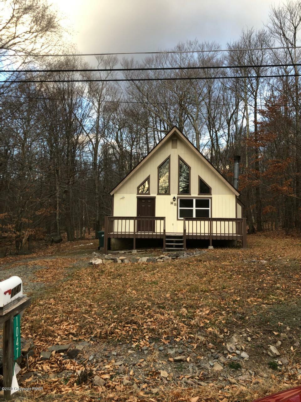 Property Photo: 1047 Country Place Place PA 18466