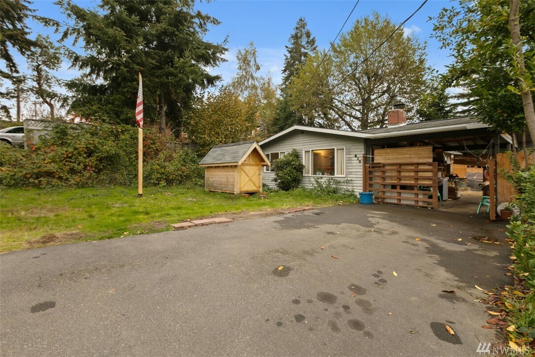 Property Photo:  510 S 111th St  WA 98168 