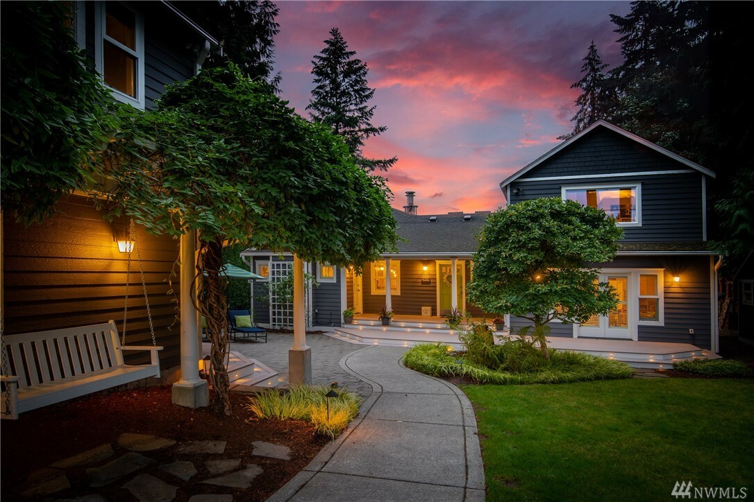 Property Photo: 10024 116th Ave NE WA 98033