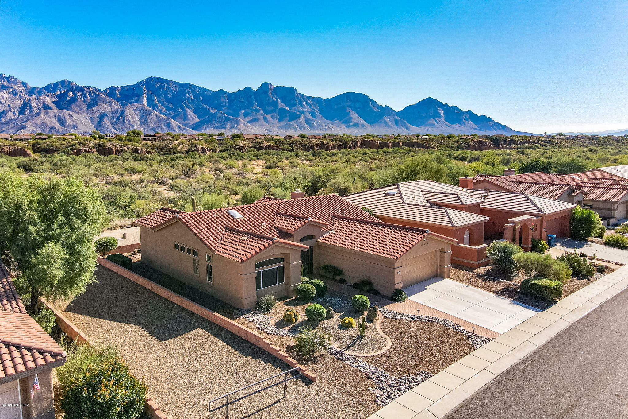 Property Photo:  13782 N Lobelia Way  AZ 85755 