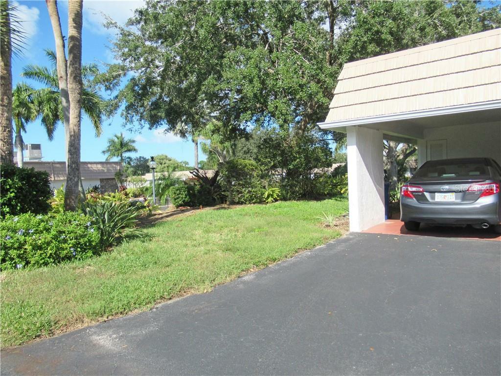 Property Photo:  2739 Riverbluff Court V-90  FL 34231 