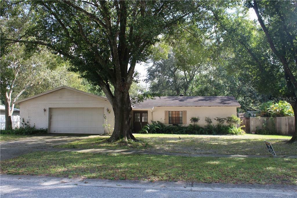 Property Photo:  1226 Foggy Ridge Parkway  FL 33559 