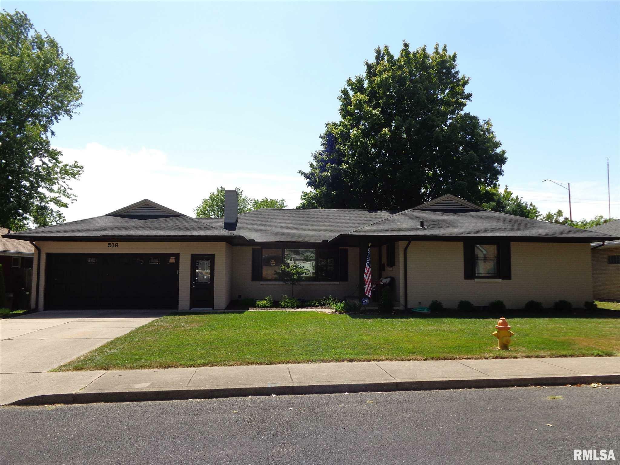 Property Photo:  516 W Westwood  IL 61614 