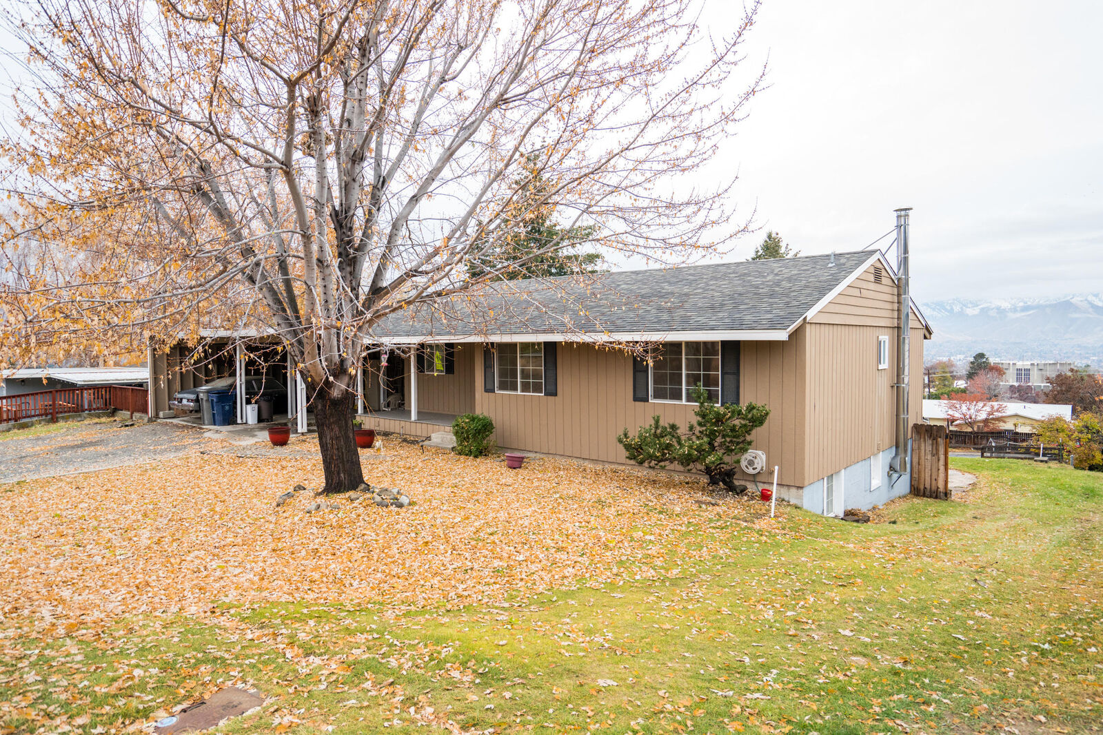 House for sale in East Wenatchee 830 N Kentucky Ave, East Wenatchee