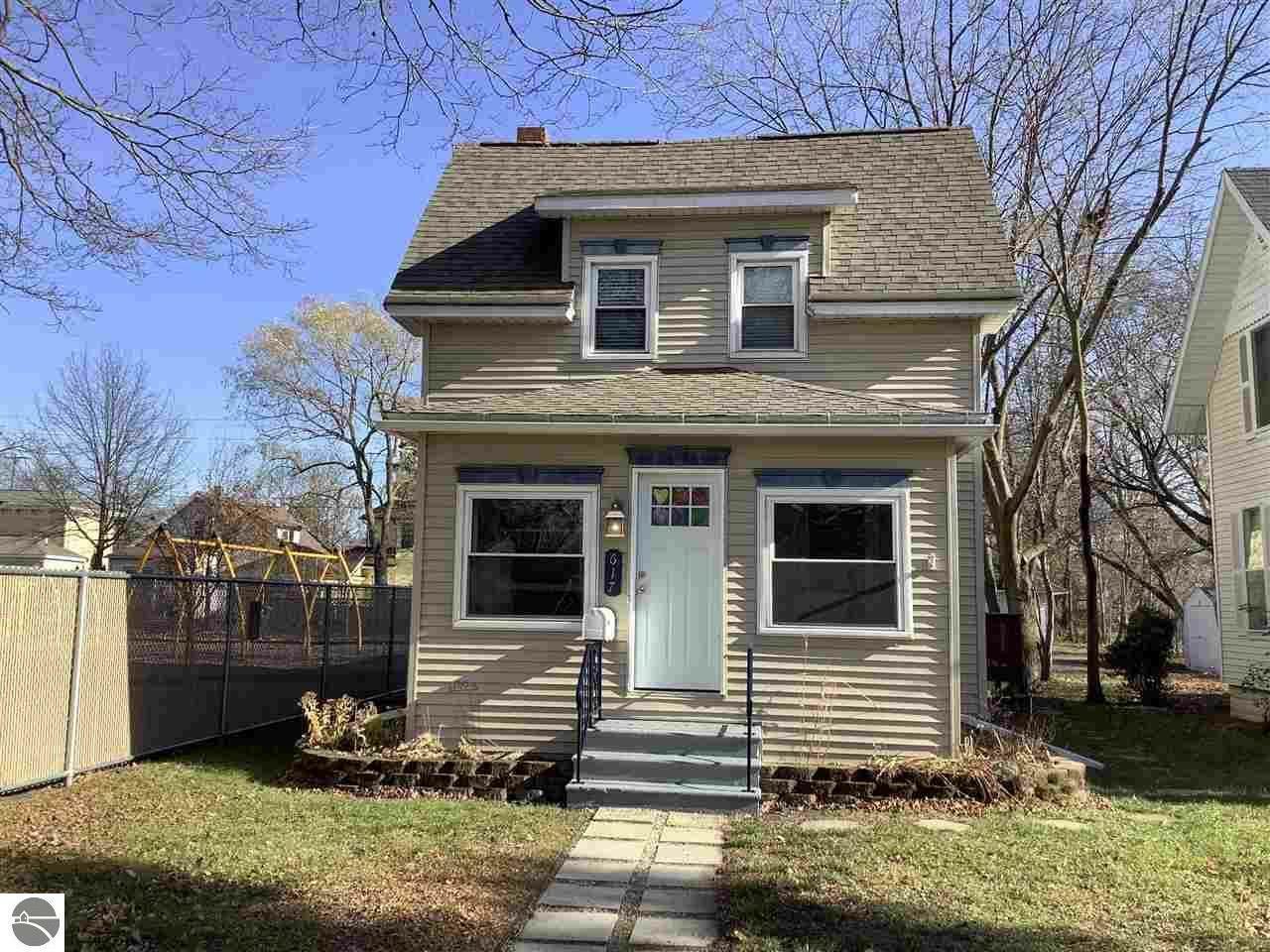 Property Photo:  617 Pine Street  MI 48858 