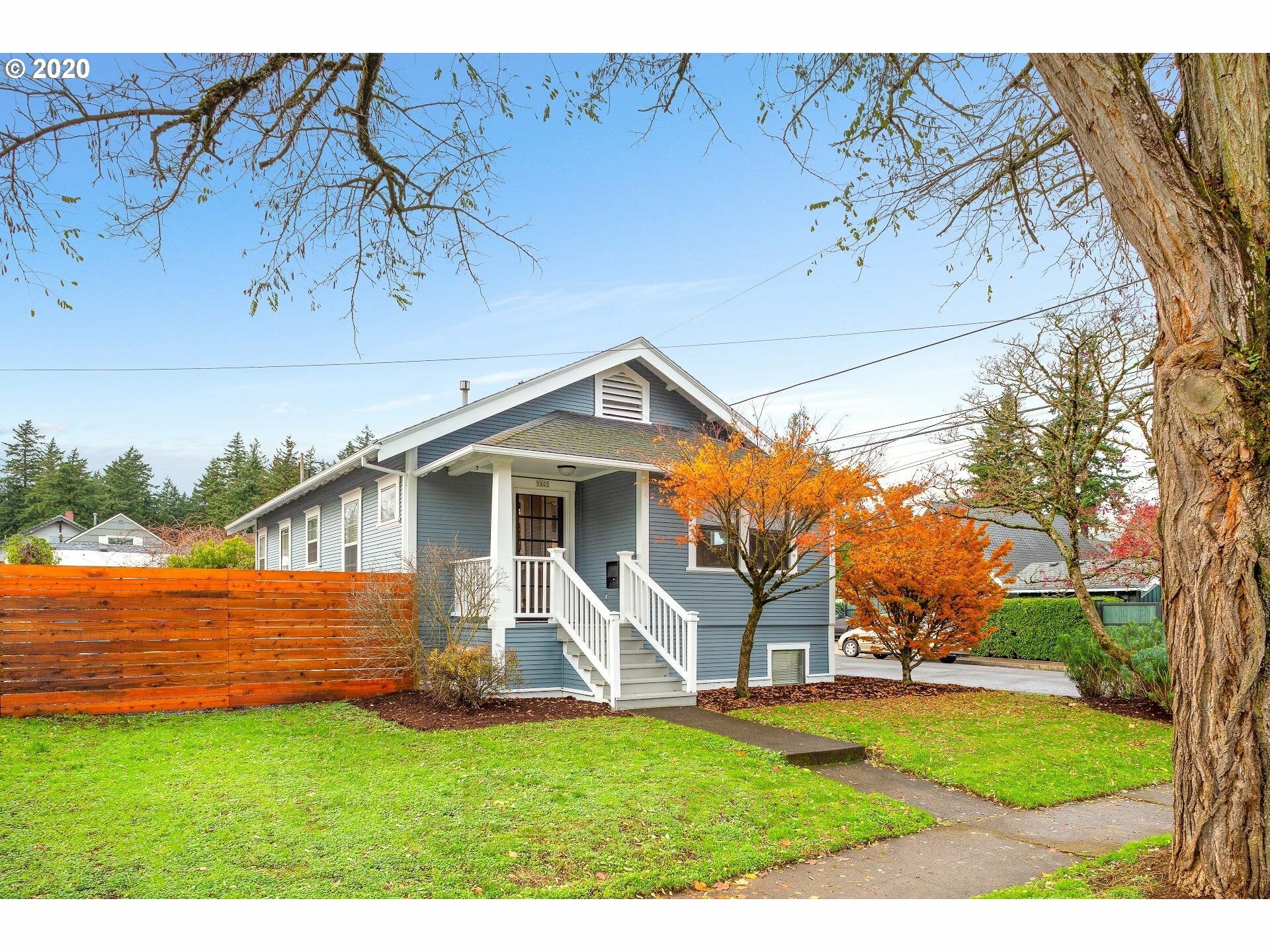 Property Photo:  5805 SE 77th Ave  OR 97206 