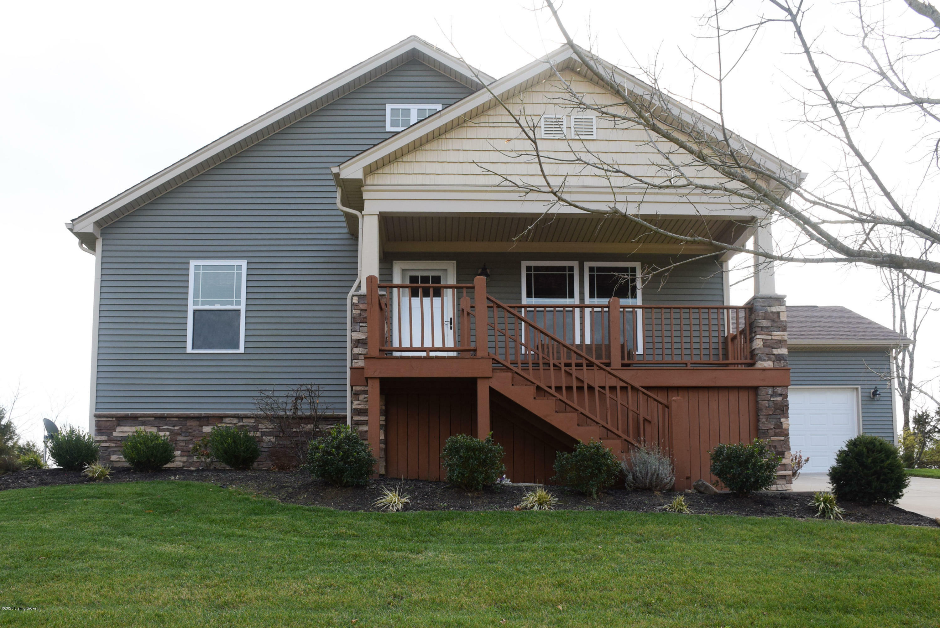 Property Photo:  1612 E Crystal Dr  KY 40031 