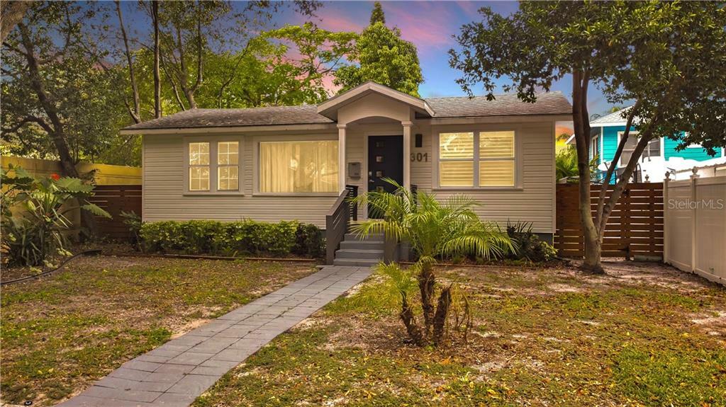 Property Photo:  301 21st Avenue N  FL 33704 