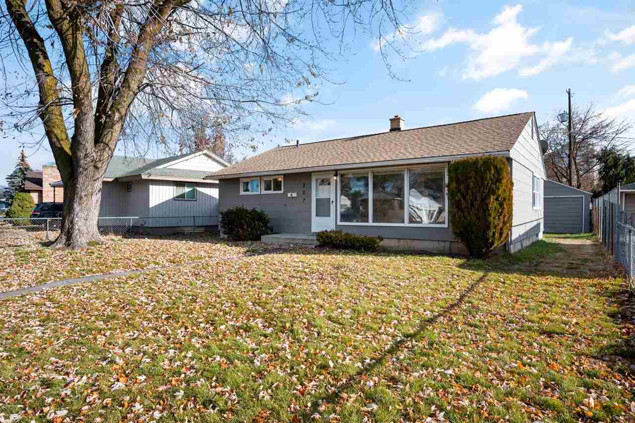 Property Photo: 207 W Amherst Ct WA 99205-1004