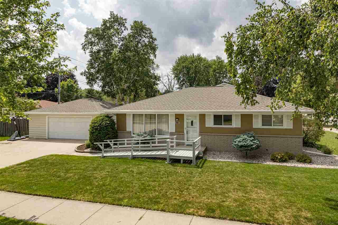 Property Photo:  2415 North Viola Street  WI 54911 