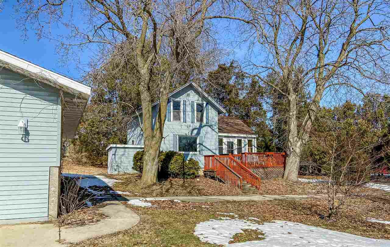 Property Photo:  203 Commerce Dr  WI 53579 