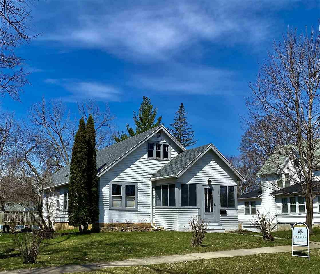 Property Photo:  820 Ransom St  WI 54971 