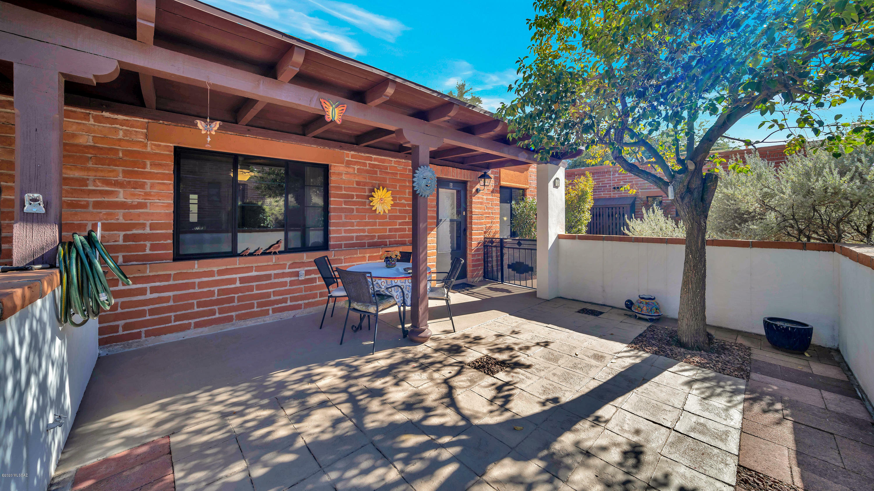 Property Photo:  265 S Paseo Sarta D  AZ 85614 