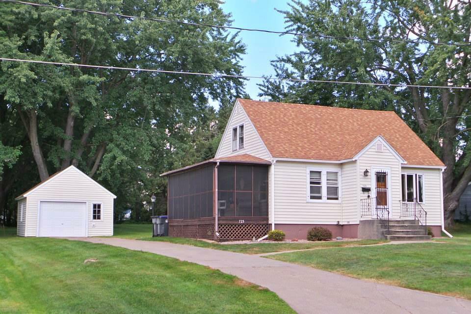 Property Photo:  725 East South Street  WI 54451 