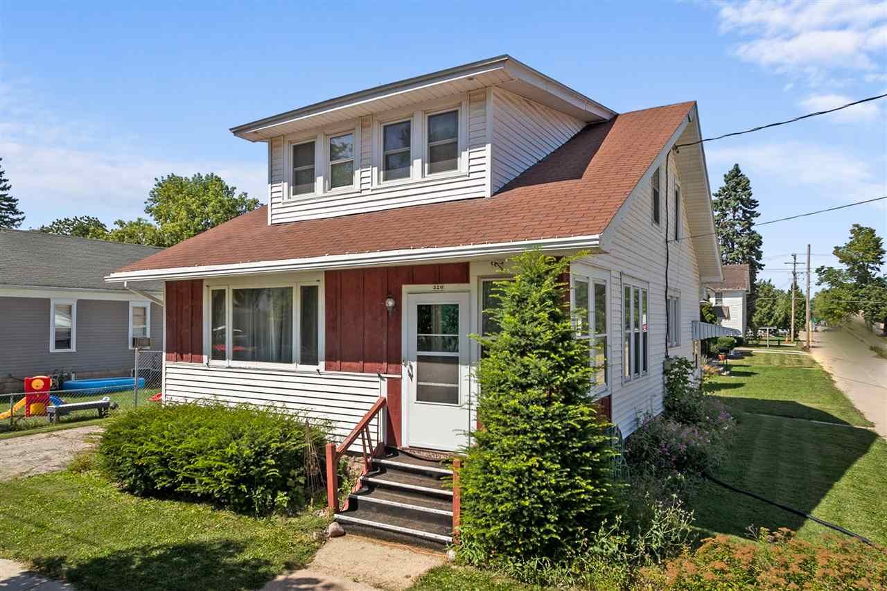 Property Photo:  326 W Spring Street  WI 54911-4427 
