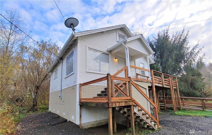 Property Photo:  2307 Victory Ave  WA 98520 