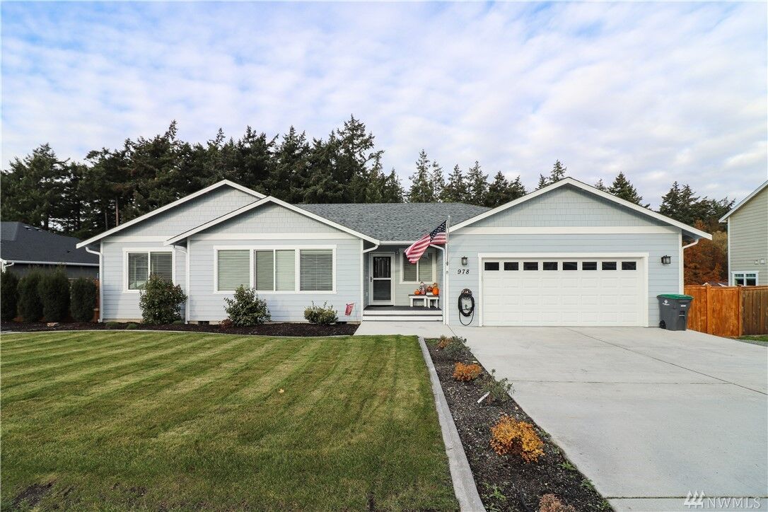 Property Photo:  978 Walker Heights Place  WA 98277 